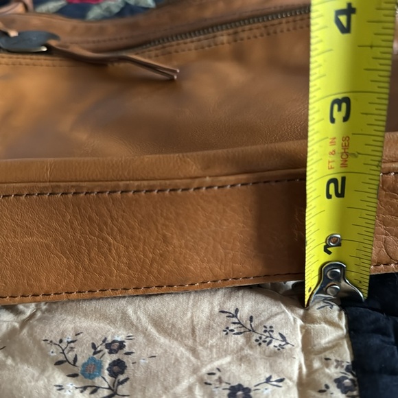 Margot Crossbody Bag With Adjustable Strap - Picture 12 of 13